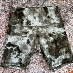 Lululemon Align High Rise Shorts 8”